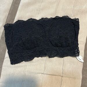 Black lace strapless bralette
